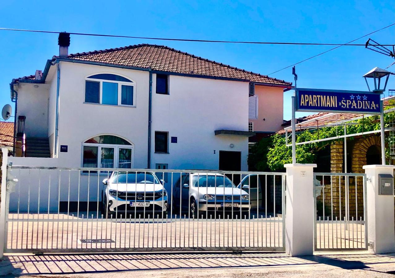 Apartments M&R Spadina Vodice Buitenkant foto