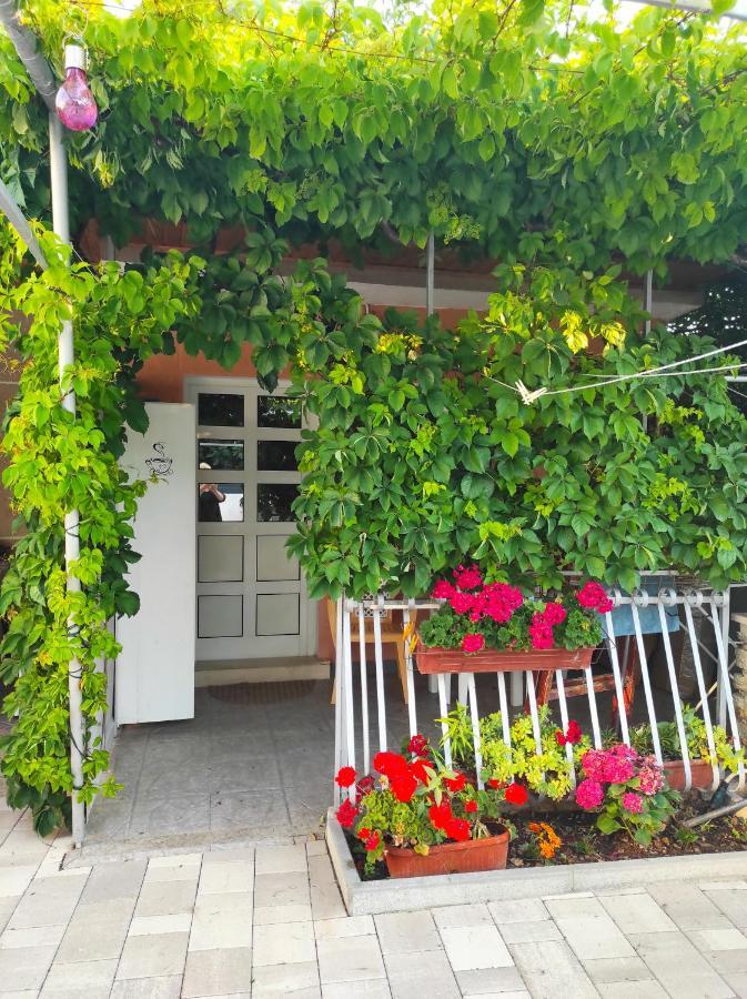 Apartments M&R Spadina Vodice Buitenkant foto